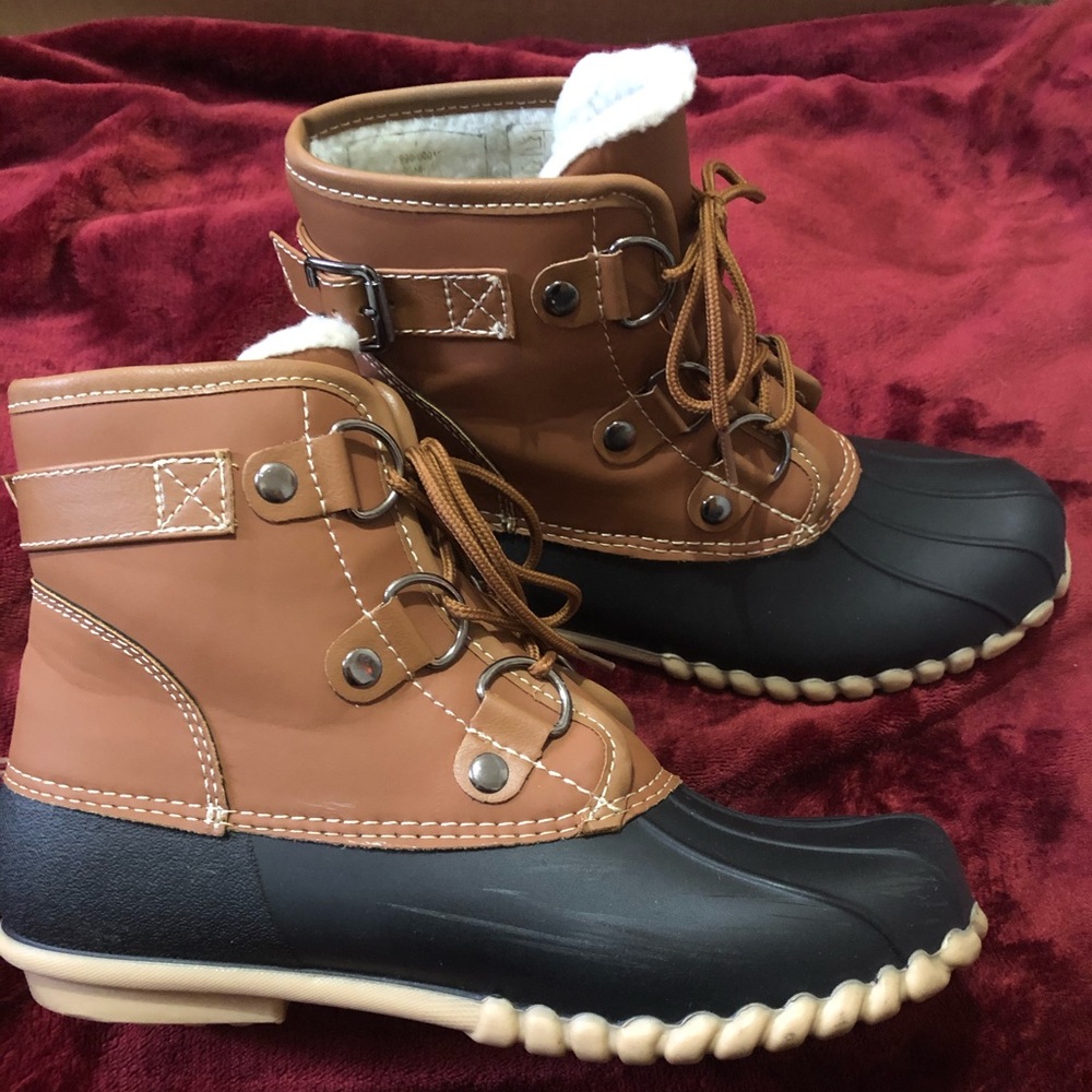 Duck boots